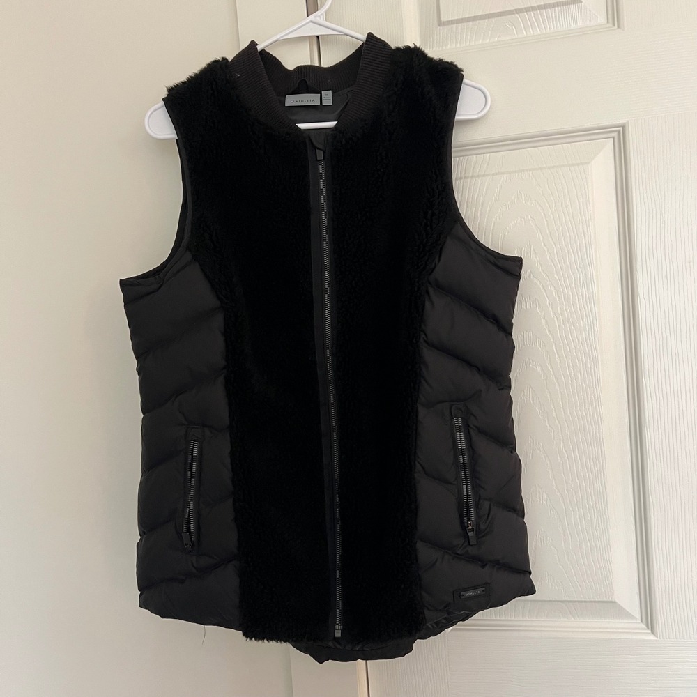 Athleta Responsible Down‎ Tundra Puffer Vest Black Size medium Goose Down